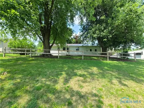 404 E Jackson St, West Unity, OH 43570 photo 5