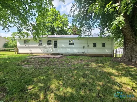 404 E Jackson St, West Unity, OH 43570 photo 4