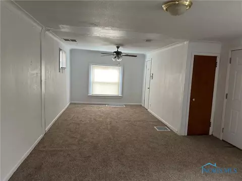 130 E Weber St, Toledo, OH 43608 photo 3