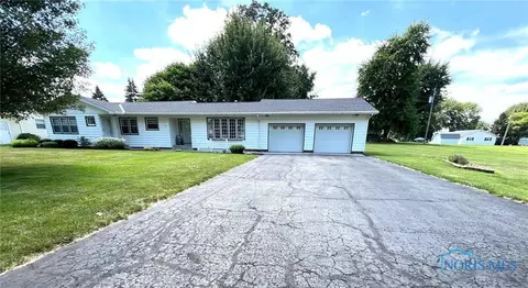 611 S Patterson St, Forest, OH 45843 photo 2
