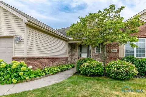 8439 Birchwood Ln, Northwood, OH 43619