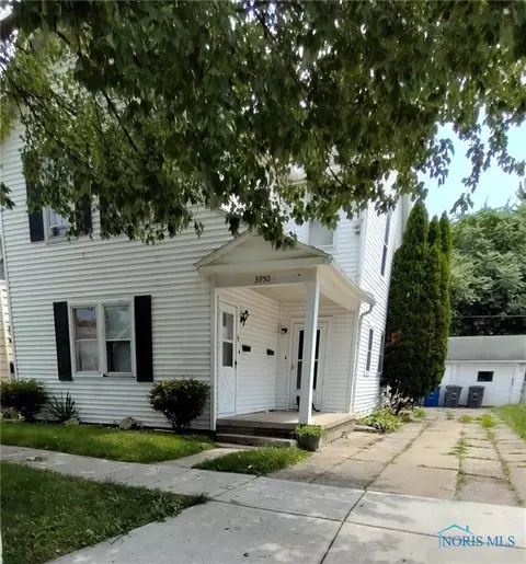 3950 Woodhaven Dr, Toledo, OH 43612
