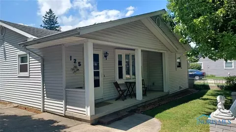 125 N Oakwood St, Wauseon, OH 43567