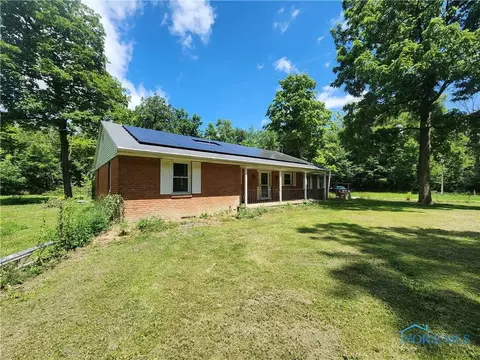 5120 Stetzer Rd, Bucyrus, OH 44820
