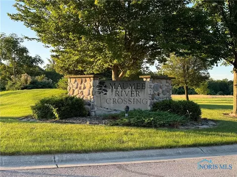 520 Riverfront Dr, Defiance, OH 43512