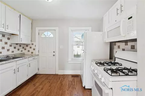 4135 Upton Ave, Toledo, OH 43613 photo 12
