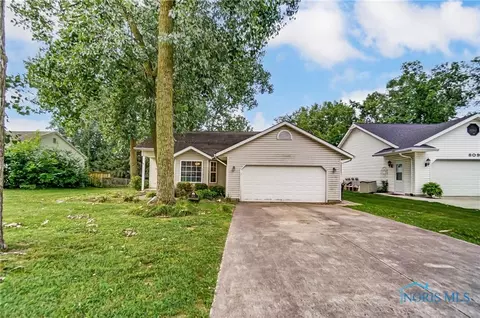 813 N Hill Trl, Findlay, OH 45840