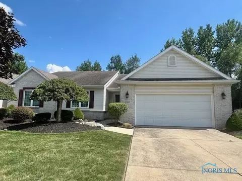 5122 Wynn Park Dr, Oregon, OH 43616