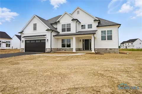 151 Barton Creek Dr, Perrysburg, OH 43551