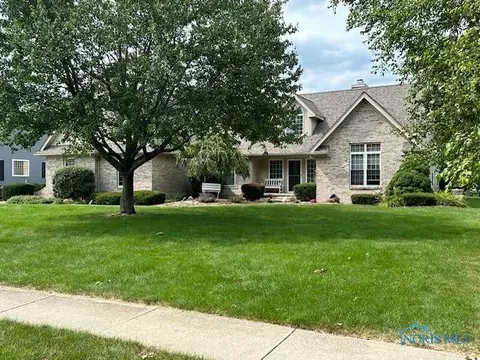 5283 Pintail Ln, Northwood, OH 43619