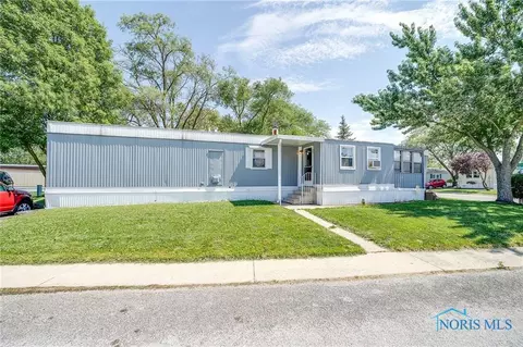 1431 Hampton Dr #162, Findlay, OH 45840