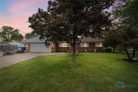 702 N Grove St, Walbridge, OH 43465