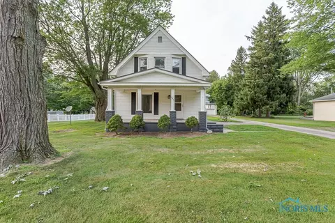 405 E Maple St, Liberty Center, OH 43532
