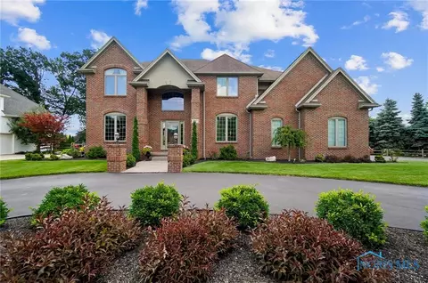 3449 Deer Creek Dr, Maumee, OH 43537