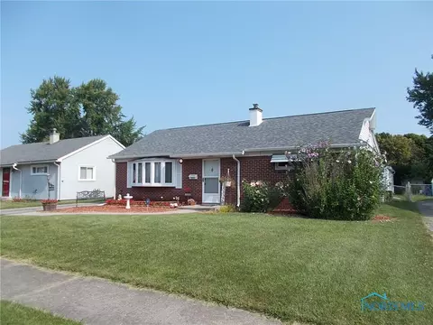 4450 Thackeray Rd, Maumee, OH 43537