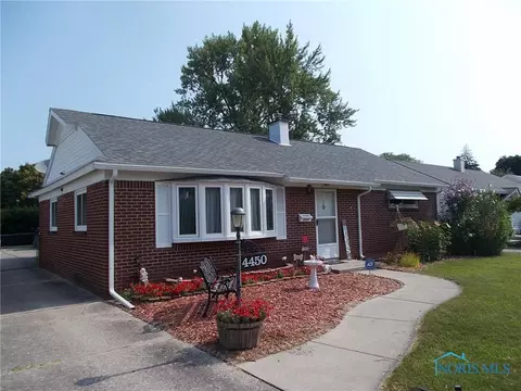 4450 Thackeray Rd, Maumee, OH 43537 photo 2