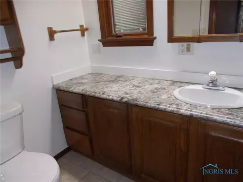 4450 Thackeray Rd, Maumee, OH 43537 photo 17