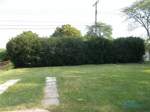 4450 Thackeray Rd, Maumee, OH 43537 photo 4