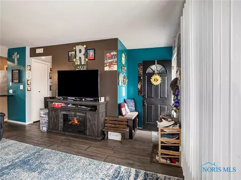 514 Olive Dr, Bryan, OH 43506 photo 6