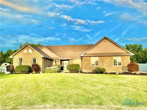 3552 Lynnbrooke Ln, Oregon, OH 43616
