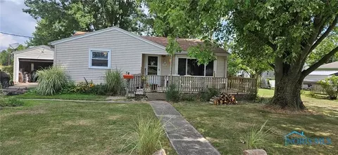 205 W Maple St, Sherwood, OH 43556
