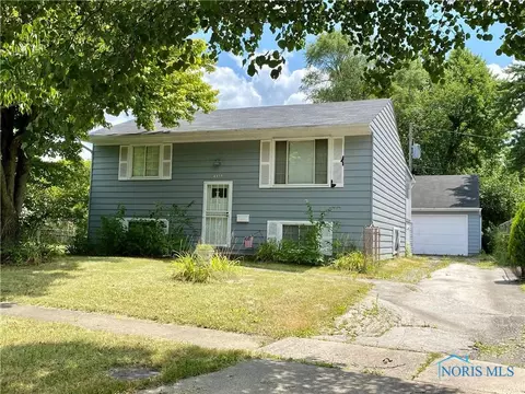 4315 Deerwood Ln, Toledo, OH 43615