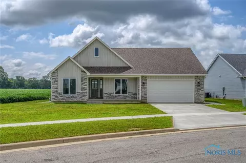 101 Silverbuck Dr, Swanton, OH 43558