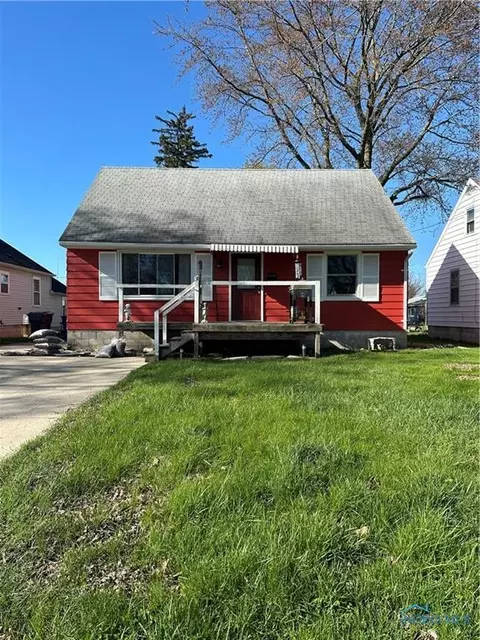 209 Carr Ave, Bowling Green, OH 43402