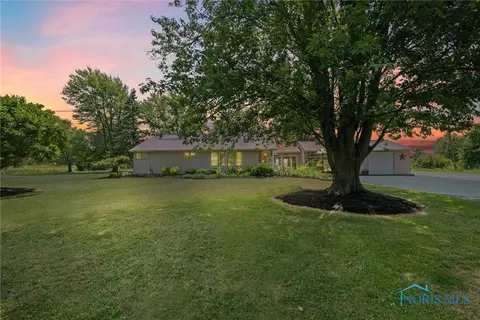 8230 W Stump Rd, Oak Harbor, OH 43449