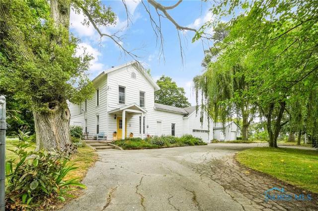 21064 Mccutcheonville Rd, Bowling Green, OH 43402