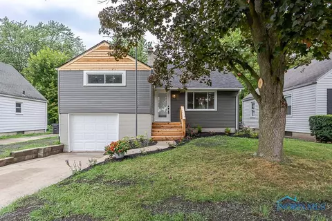 2830 Oak Grove Pl, Toledo, OH 43613