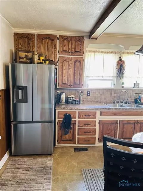 200 E Forest St, Clyde, OH 43410 photo 3