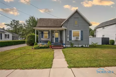117 W Park St, Oak Harbor, OH 43449