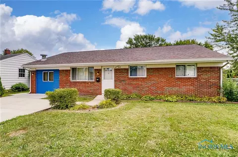 1940 Pickle Rd, Oregon, OH 43616