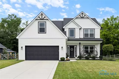 433 Hidden Village Ln, Holland, OH 43528
