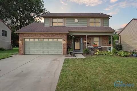 5910 Fallen Leaf Dr, Toledo, OH 43615