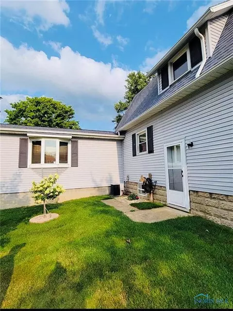 136 Midvale Ave, Clyde, OH 43410 photo 3