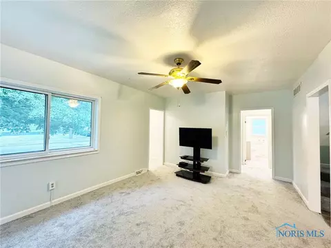 416 Cherry St, Genoa, OH 43430 photo 7
