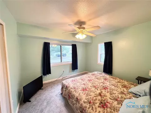 416 Cherry St, Genoa, OH 43430 photo 8