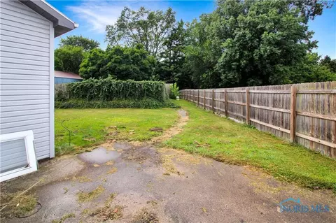 807 Williams St, Huron, OH 44839 photo 2