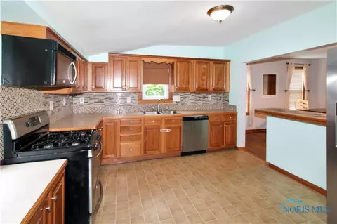 807 Williams St, Huron, OH 44839 photo 9