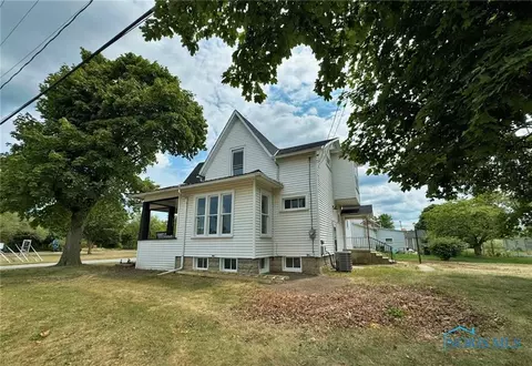 324 N Main St, Gibsonburg, OH 43431