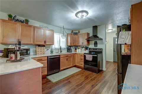 28965 E Broadway St, Walbridge, OH 43465 photo 26