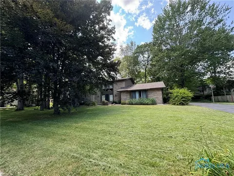 4351 Nantuckett Dr, Toledo, OH 43623