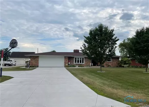 24210 W James Rdg, Millbury, OH 43447