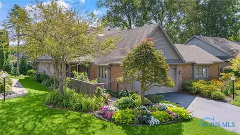 32 Woodforest Pkwy, Sylvania, OH 43560