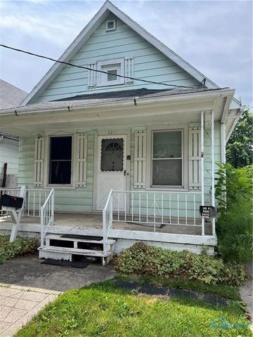 3211 Maple St, Toledo, OH 43608