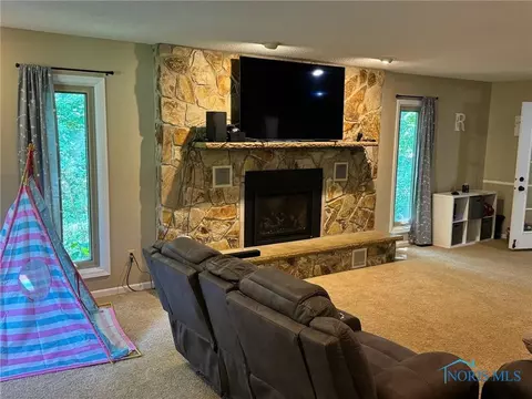 130 Oak Meadows Dr, Bryan, OH 43506 photo 12