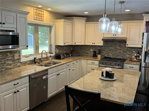 130 Oak Meadows Dr, Bryan, OH 43506 photo 6