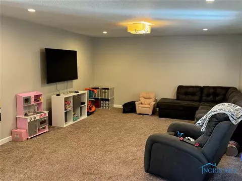 130 Oak Meadows Dr, Bryan, OH 43506 photo 19